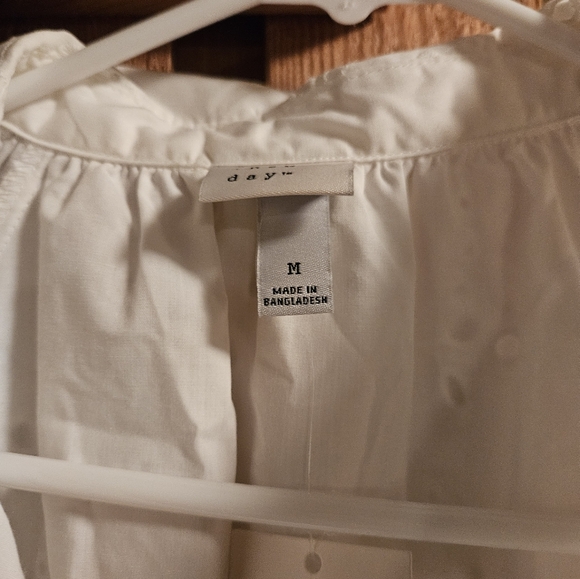 Women's white dress. Size M - Picture 3 of 7